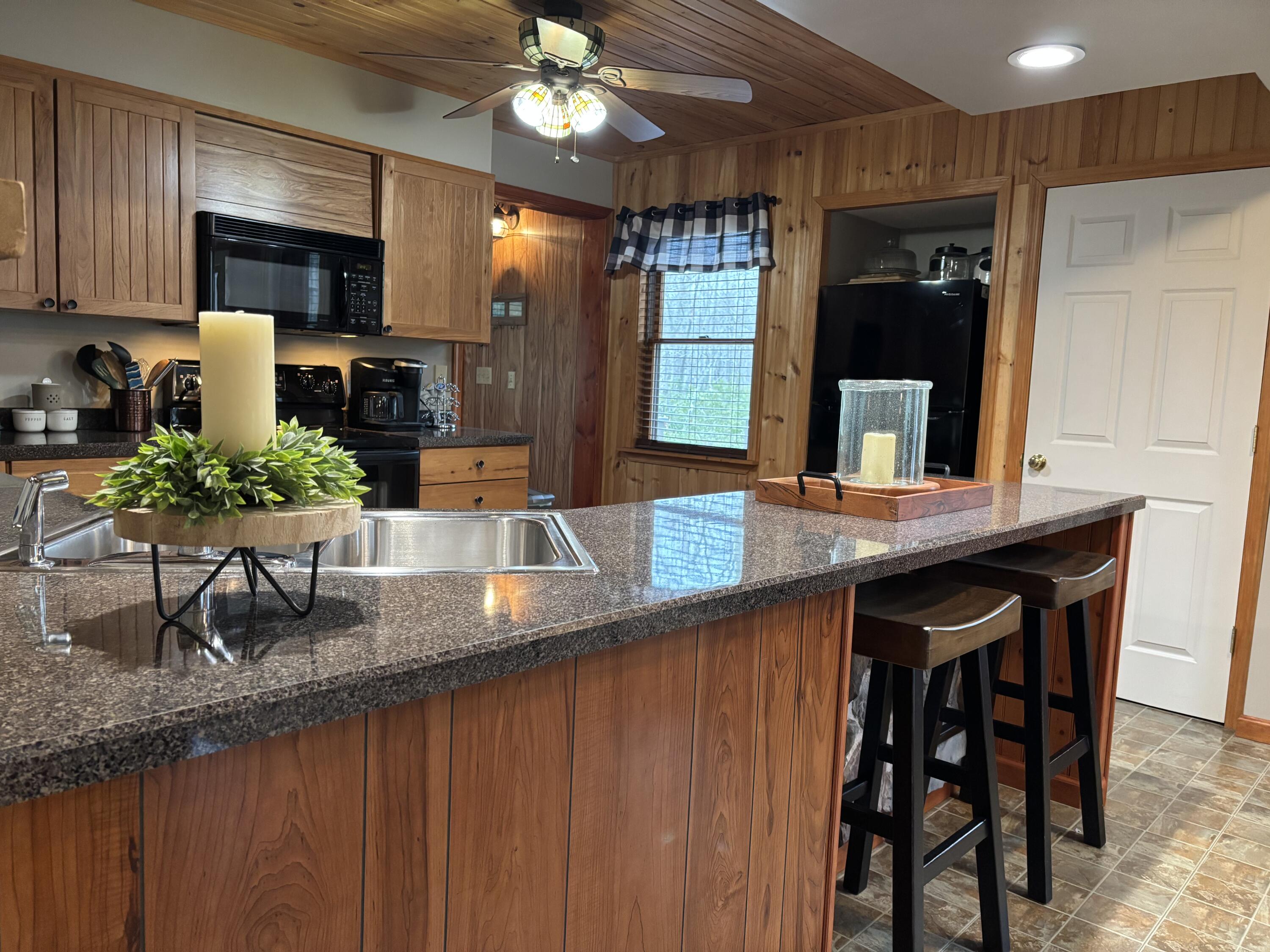 49 Algonkin Road Jim Thorpe, PA 18229 - Photo 9 of 45 kitchen