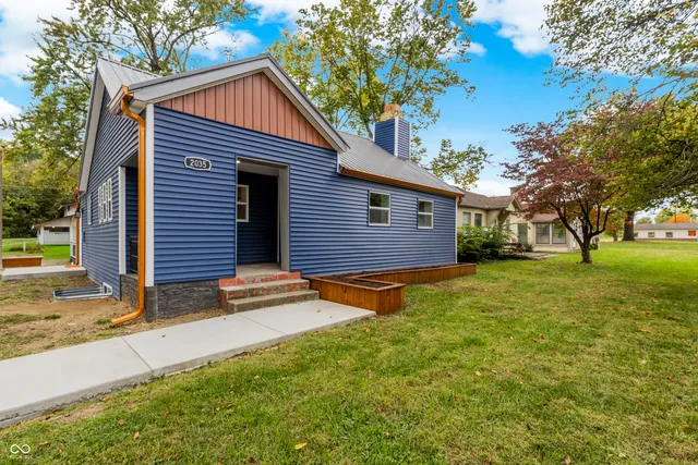 $249,900 | 2035 10th Street, Columbus, IN 47201
