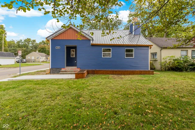 $249,900 | 2035 10th Street, Columbus, IN 47201