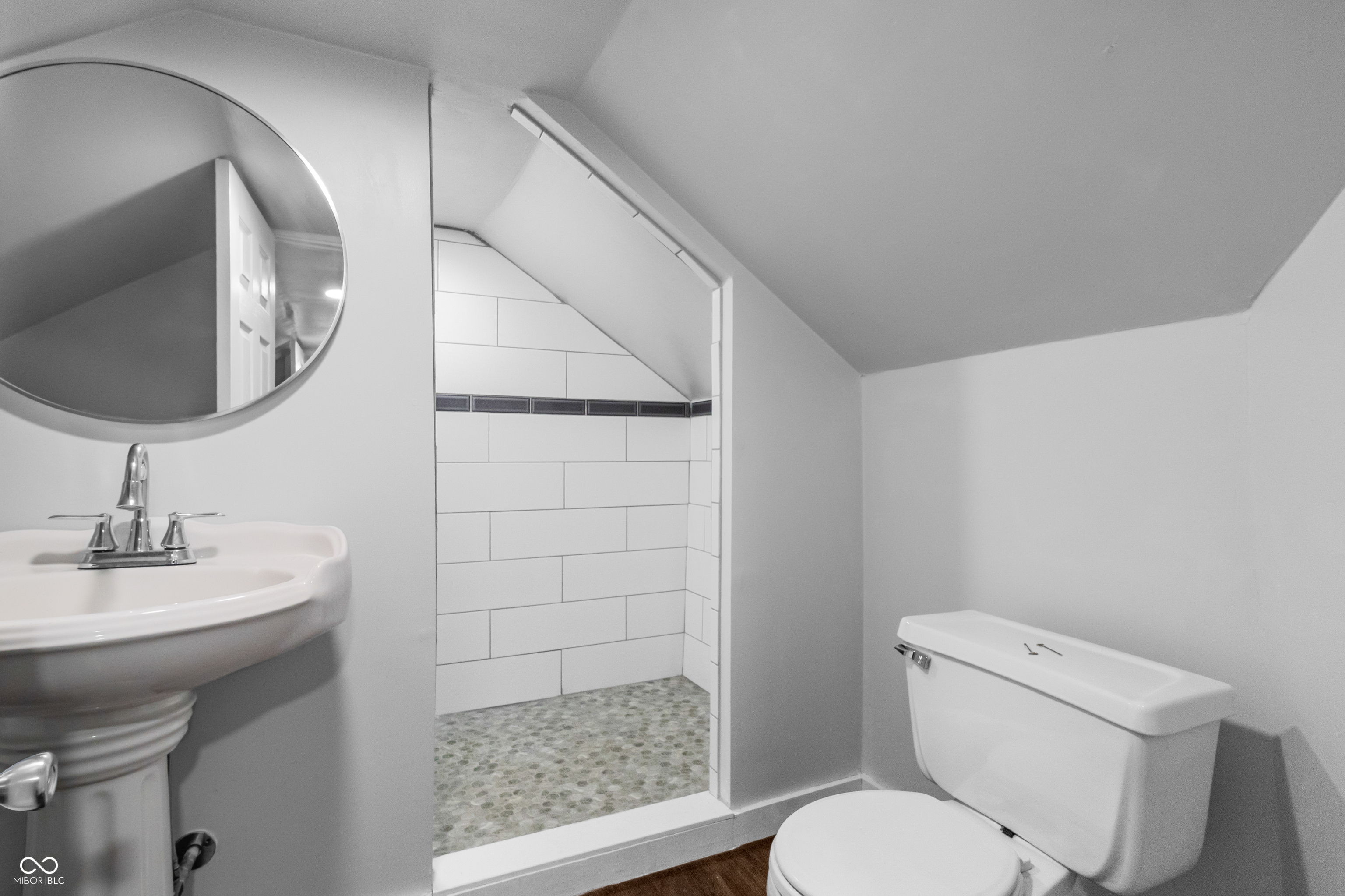 2035 10th Street Columbus, IN 47201 - Photo 23 of 33