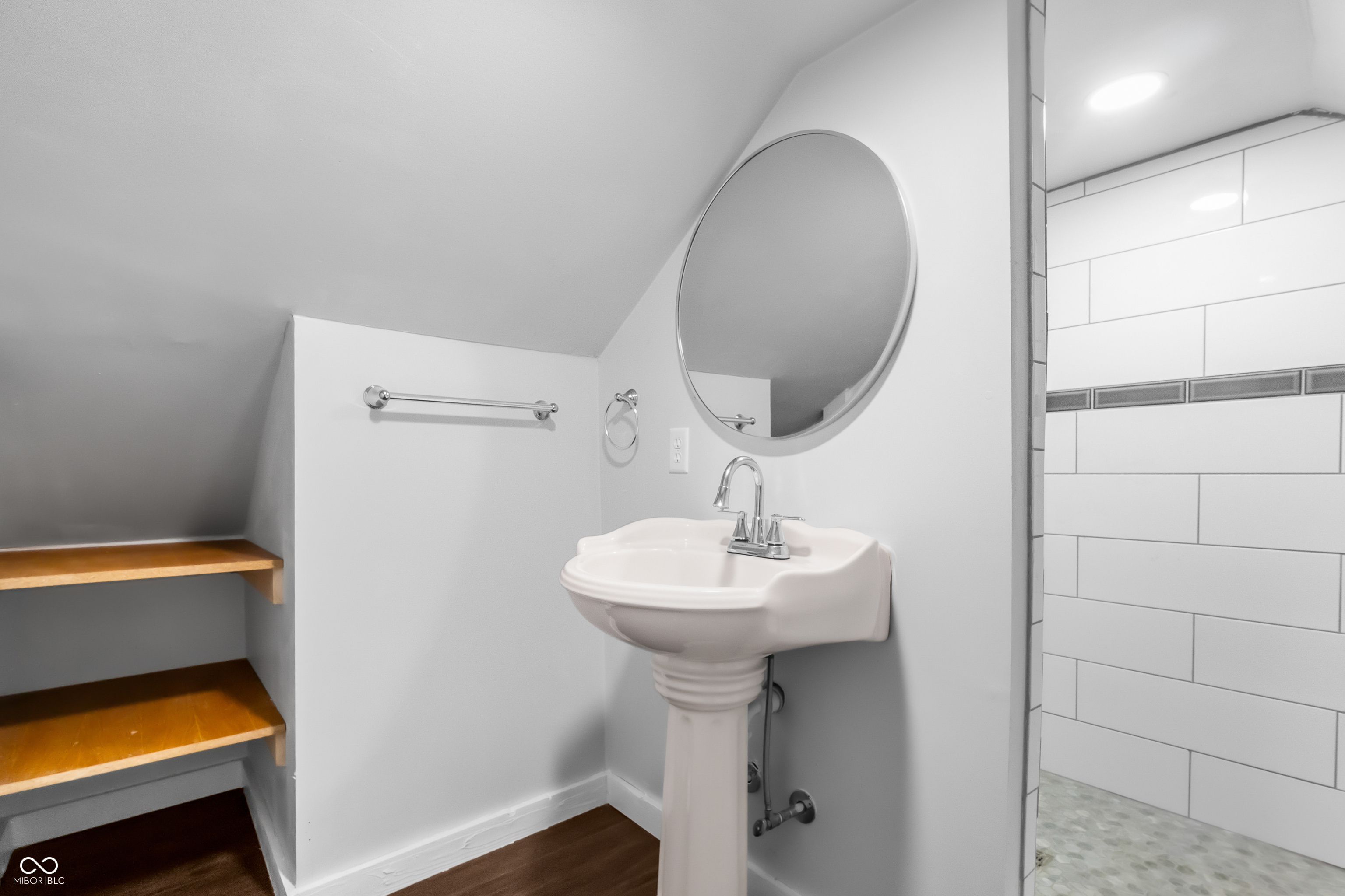 2035 10th Street Columbus, IN 47201 - Photo 24 of 33