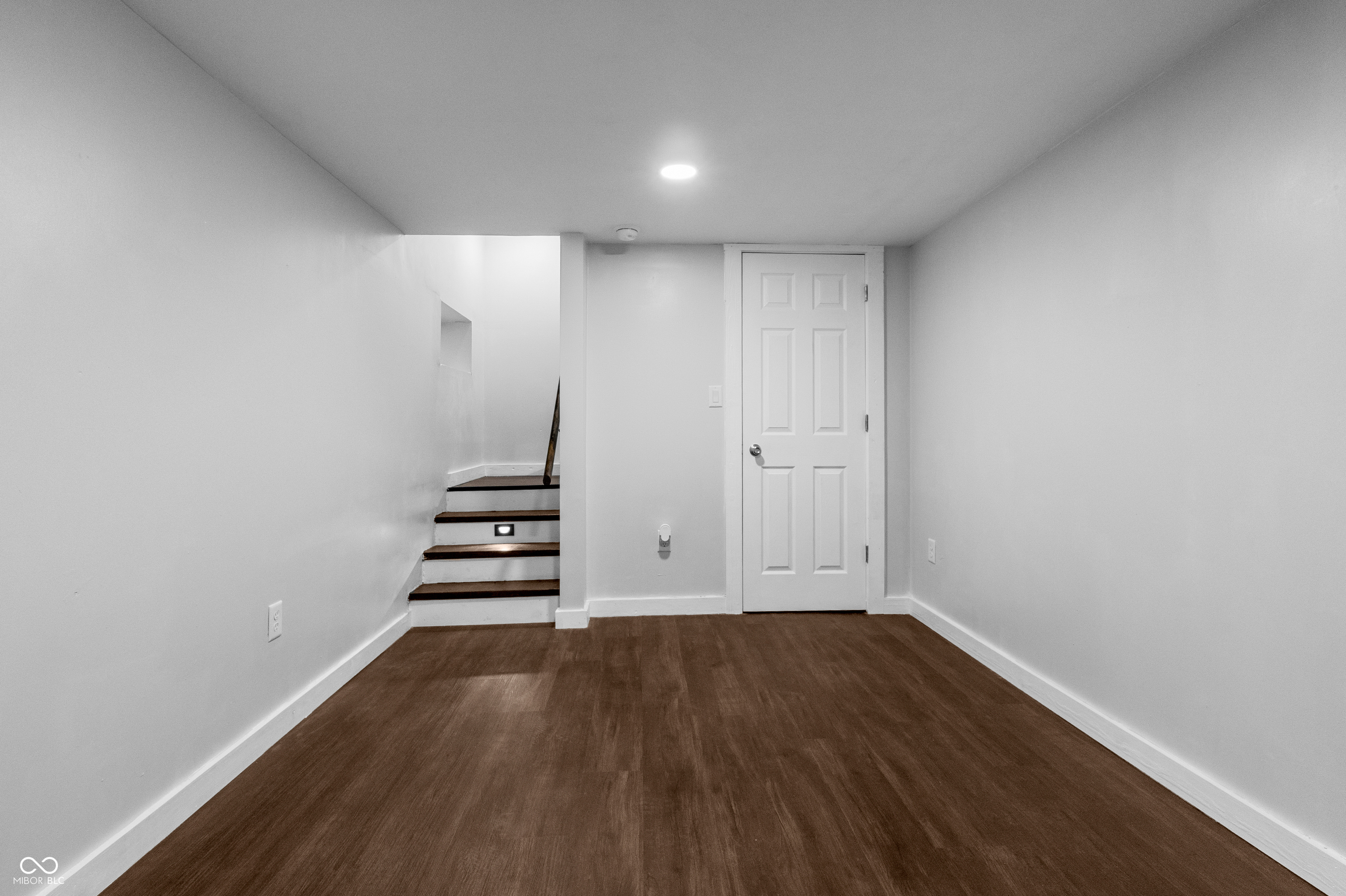 2035 10th Street Columbus, IN 47201 - Photo 27 of 33