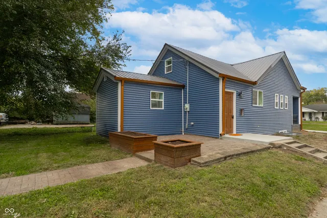 $249,900 | 2035 10th Street, Columbus, IN 47201