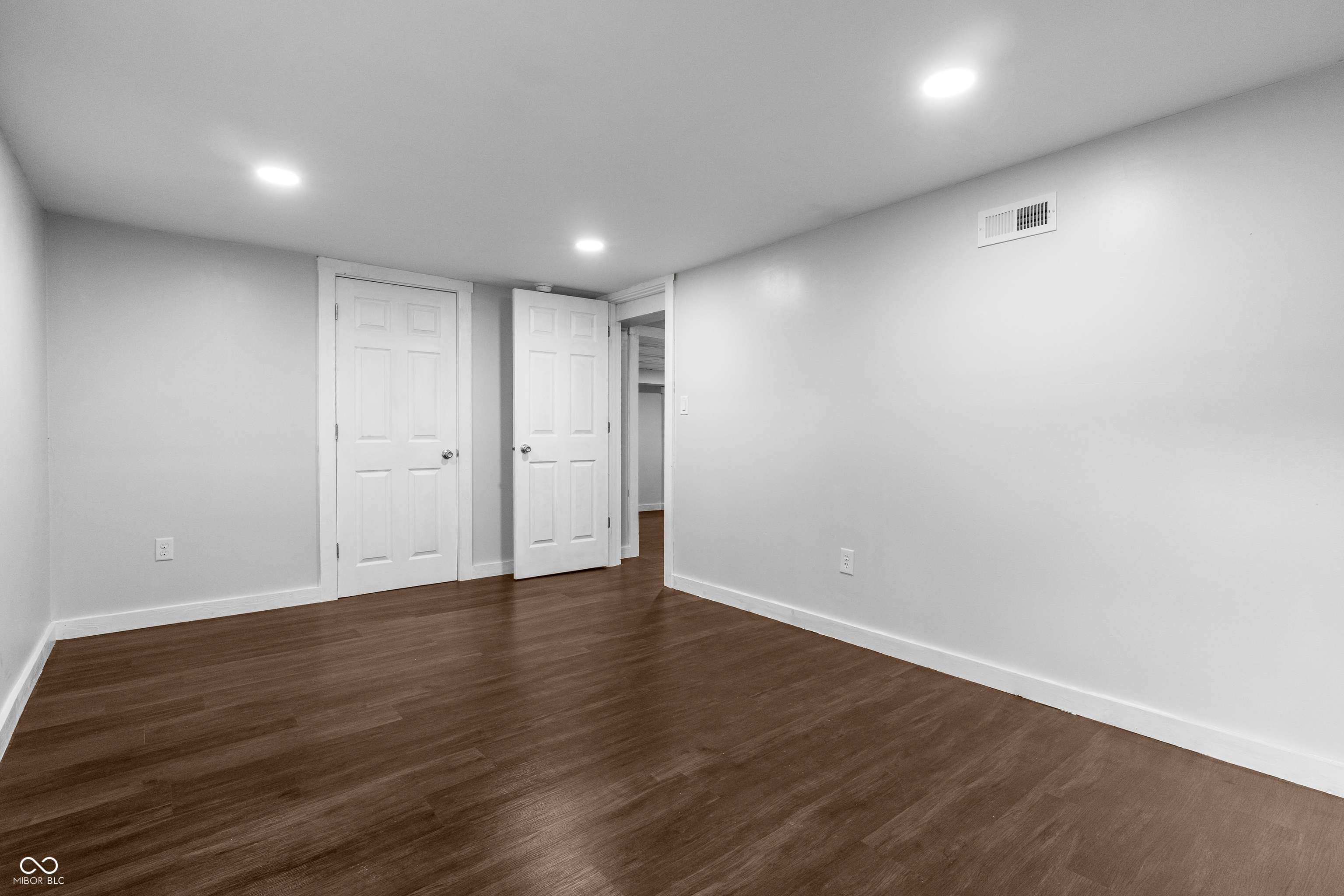 2035 10th Street Columbus, IN 47201 - Photo 31 of 33