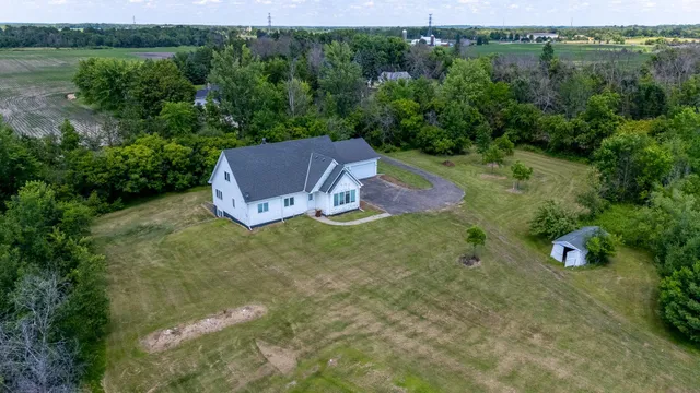 $3,000 | 23865 County Road 10, Loretto, MN 55357