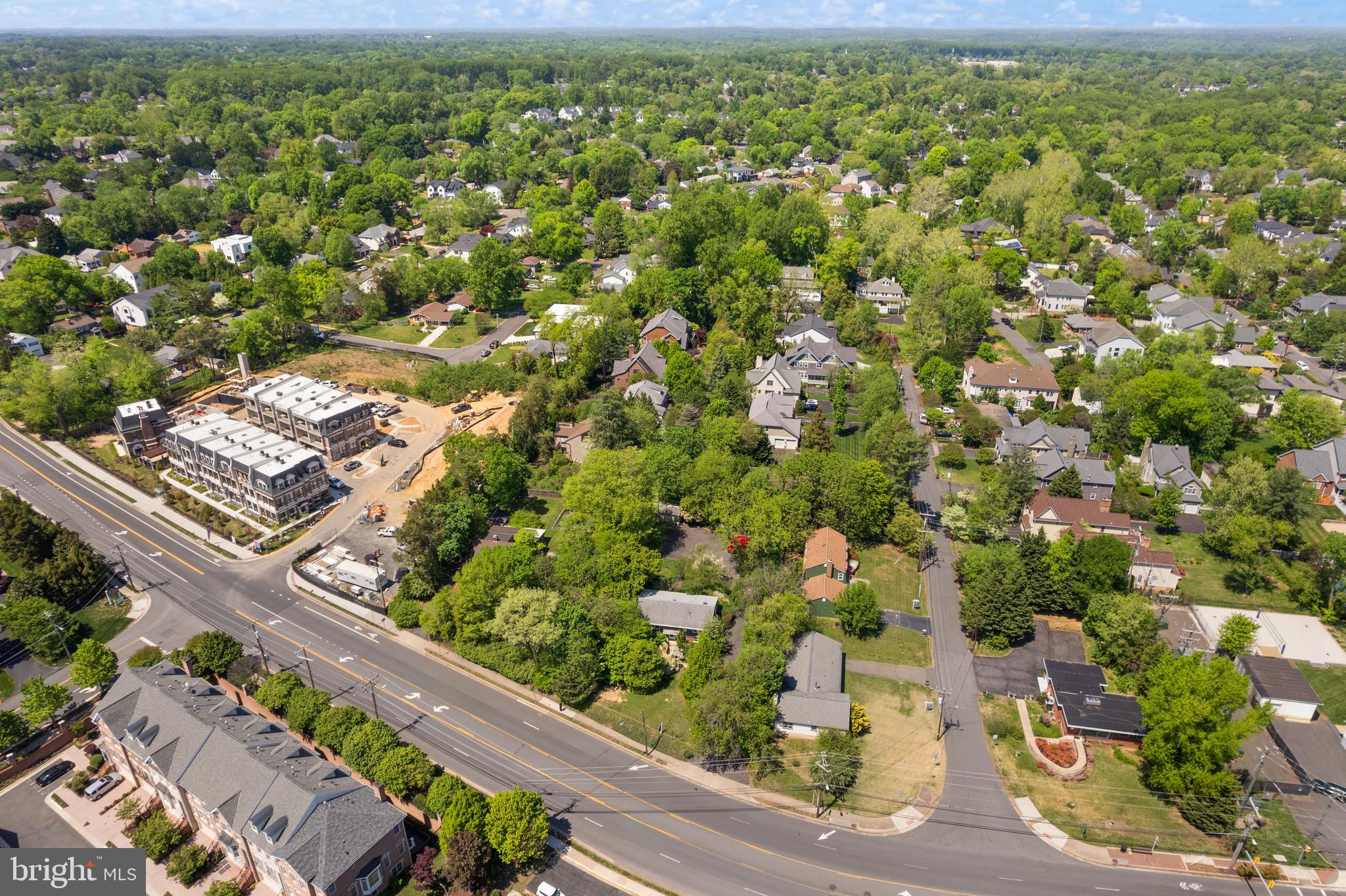 1616 Chain Bridge Road McLean, VA 22101 - Photo 24 of 28 an aerial view of a residential houses with yard