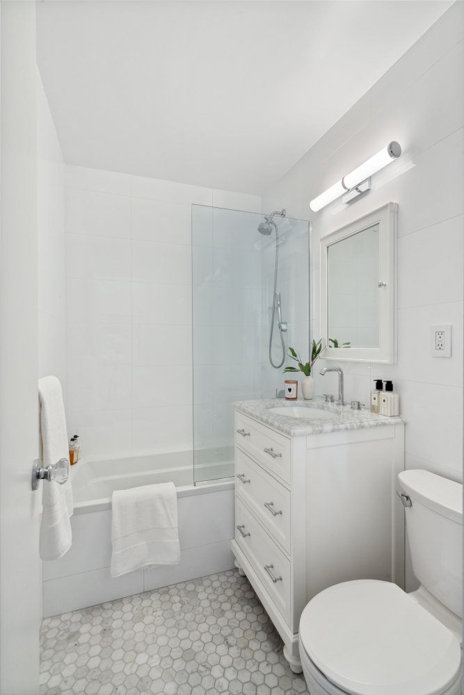 77 7th Avenue, Unit 19M Manhattan, NY 10011 - Photo 7 of 9