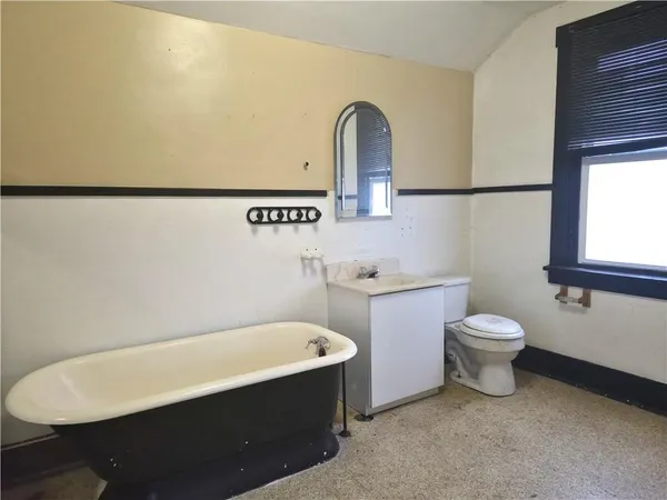 $65,000 | 1674 Lincoln Way, White Oak, PA 15131