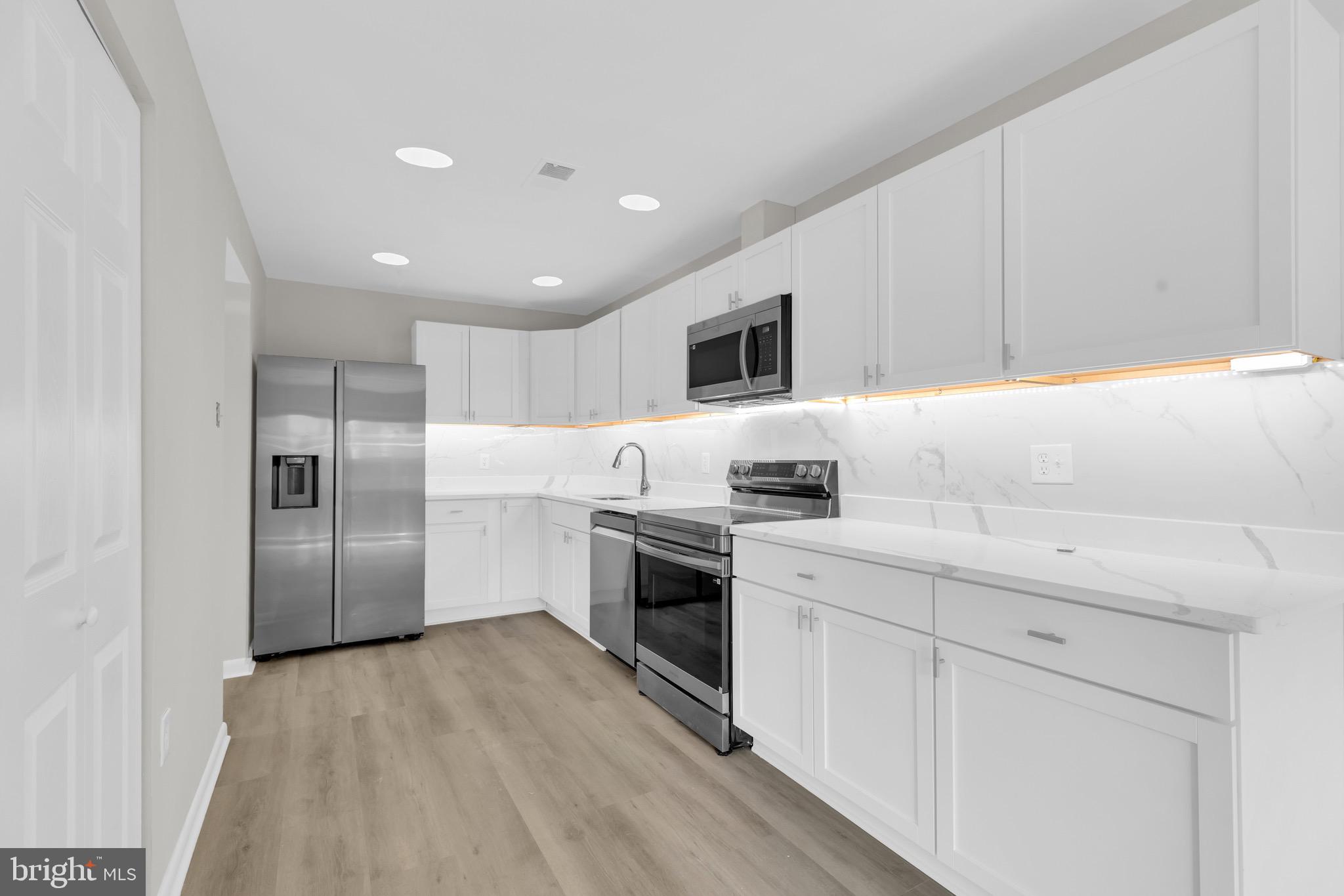 10669 Spring Oak Court Burke, VA 22015 - Photo 12 of 32