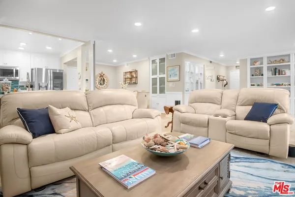 $925,000 | 4445 Antigua Way, Oxnard, CA 93035