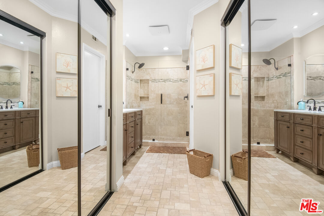 4445 Antigua Way Oxnard, CA 93035 - Photo 16 of 26