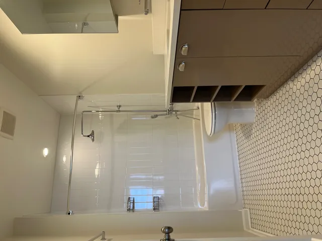 $2,795 | 115 Lake Street, Unit 217, Libertyville, IL 60048