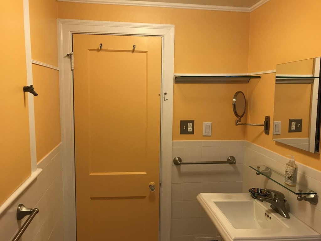 7 Marshall Road Natick, MA 01760 - Photo 12 of 31 Gallery Image 12