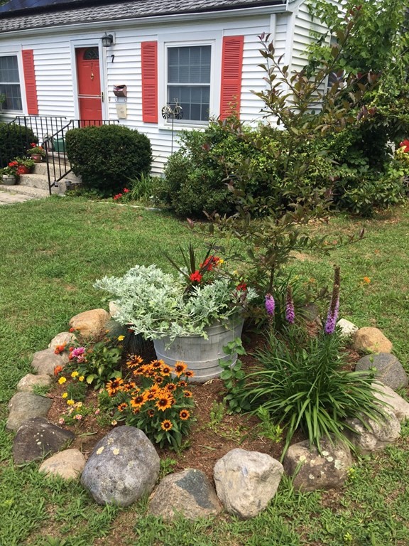 7 Marshall Road Natick, MA 01760 - Photo 2 of 31 Gallery Image 2