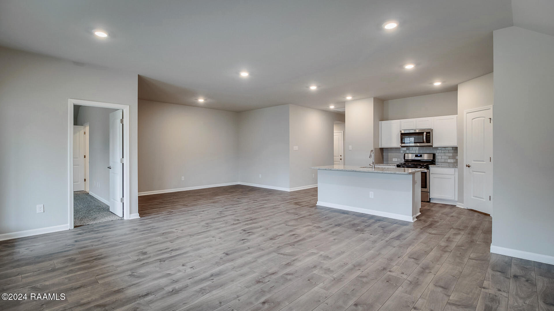 110 Lake Ridge Drive Broussard, LA 70518 - Photo 2 of 14 110 Lake Ridge Drive, Broussard, LA