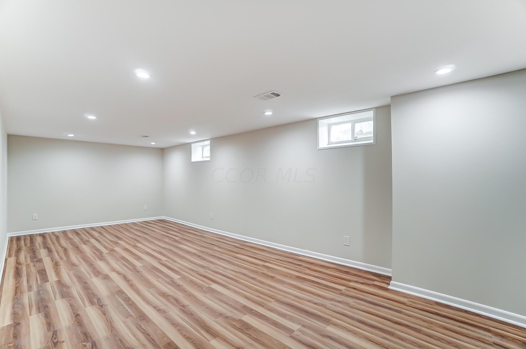 1421 Kenwick Road Columbus, OH 43209 - Photo 51 of 82 051