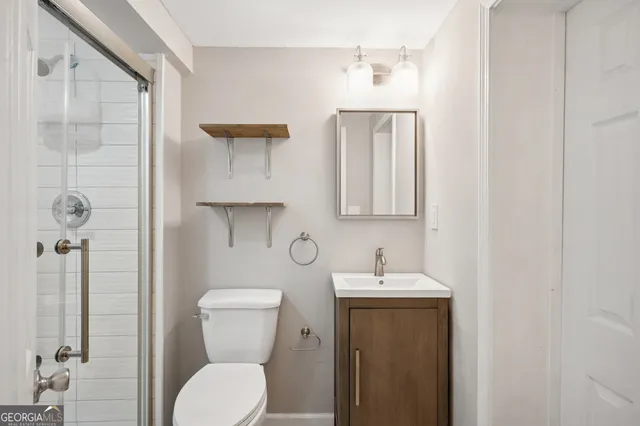 $2,200 | 1335 East Washington Avenue, East Point, GA 30344