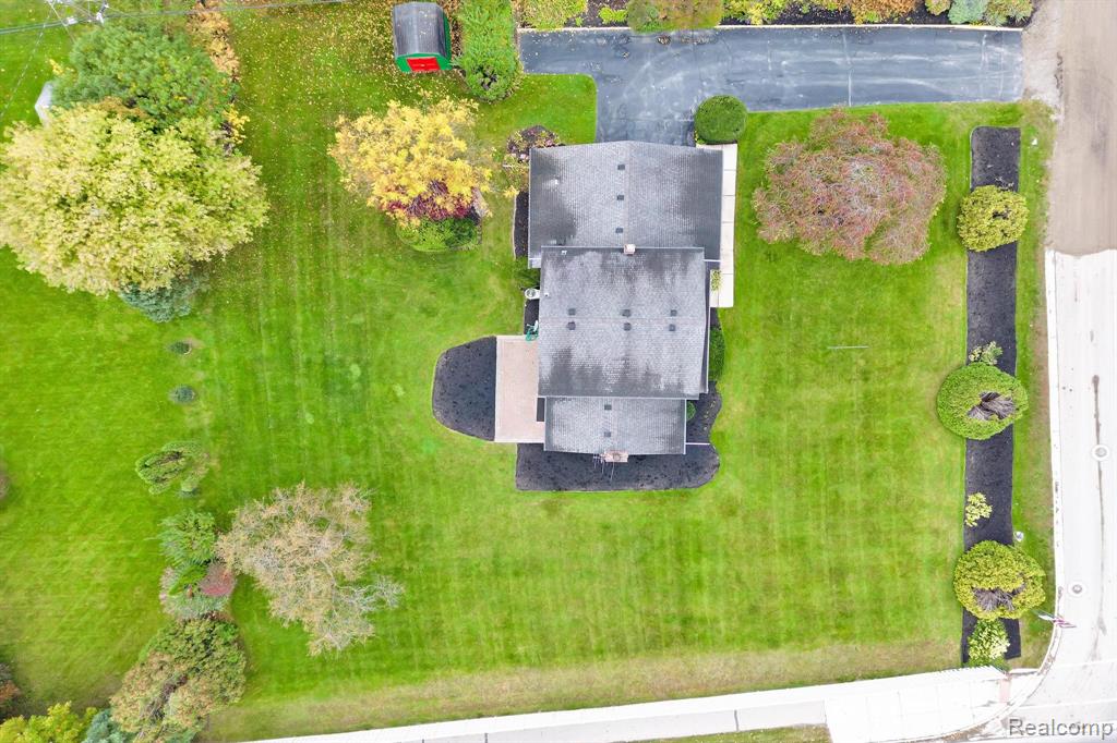 1011 Stellma Lane Rochester Hills, MI 48309 - Photo 14 of 58
