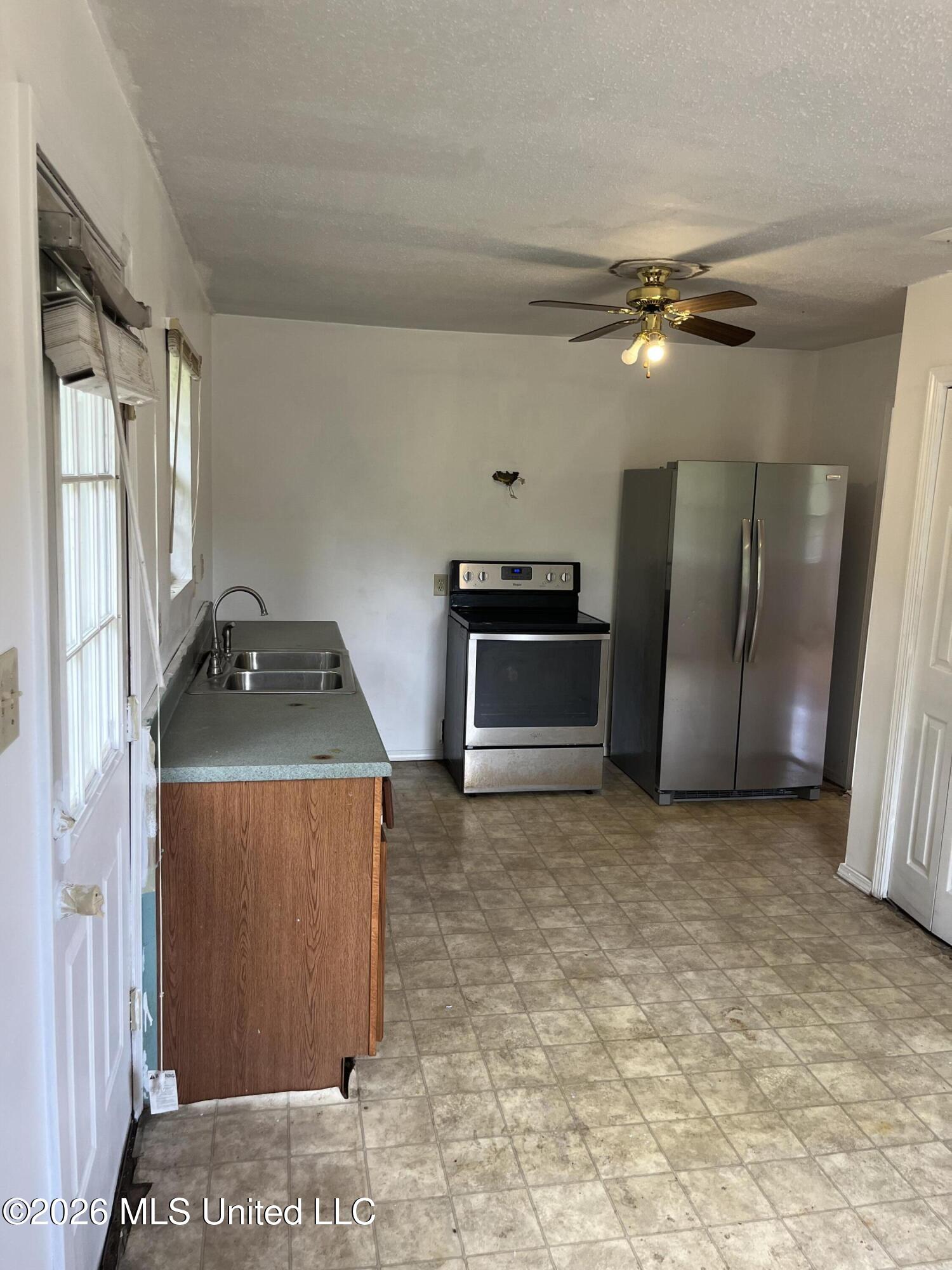 328 West Progress Road Prentiss, MS 39474 - Photo 4 of 18 IMG_8278