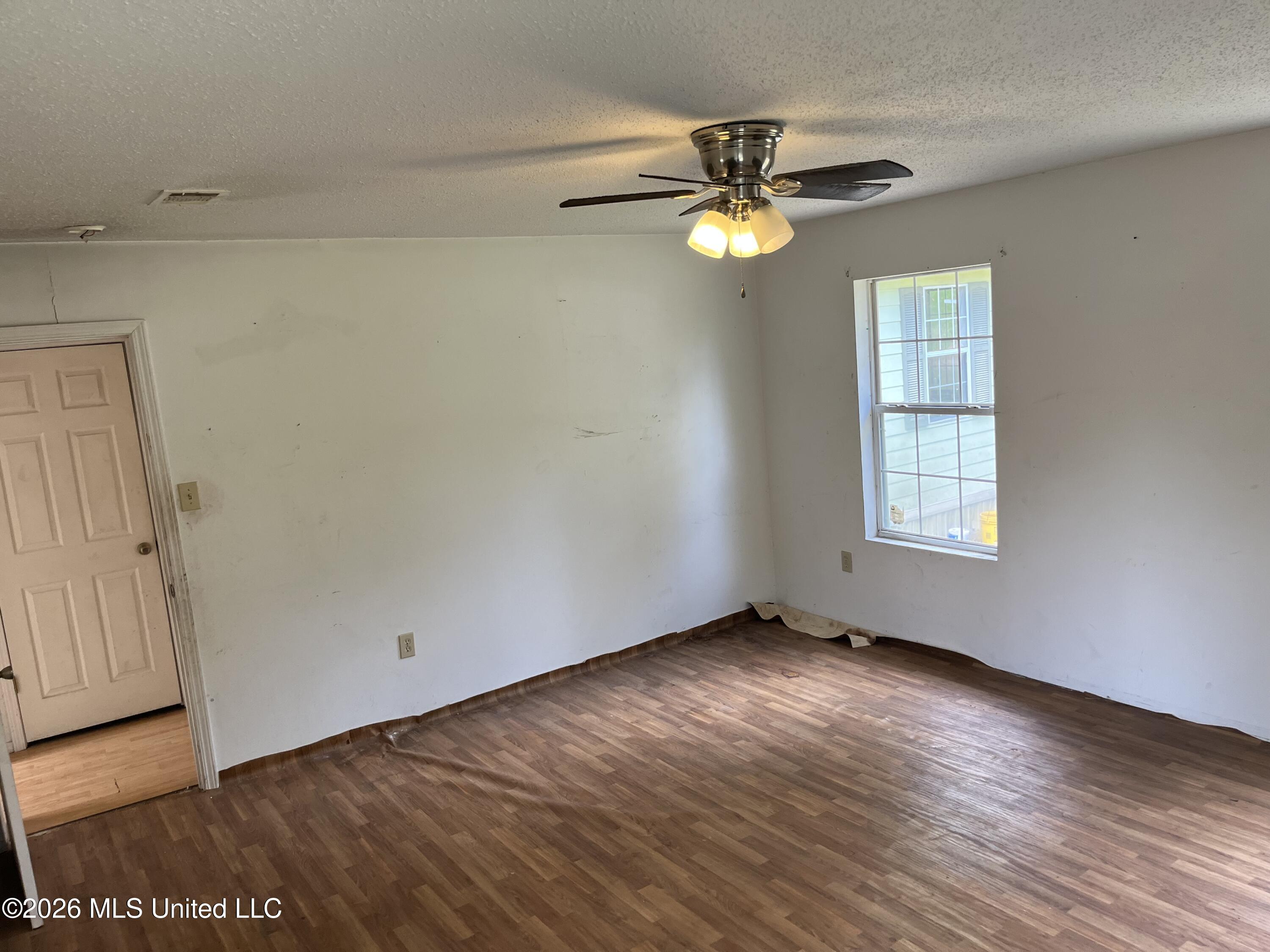 328 West Progress Road Prentiss, MS 39474 - Photo 8 of 18 IMG_8269