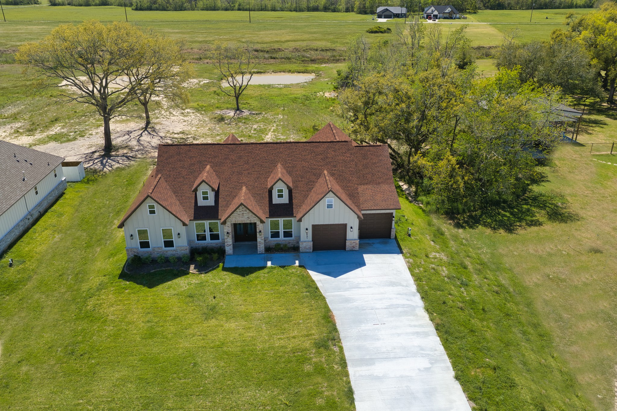 931 Buffalo Trail Angleton, TX 77515 - Photo 2 of 38