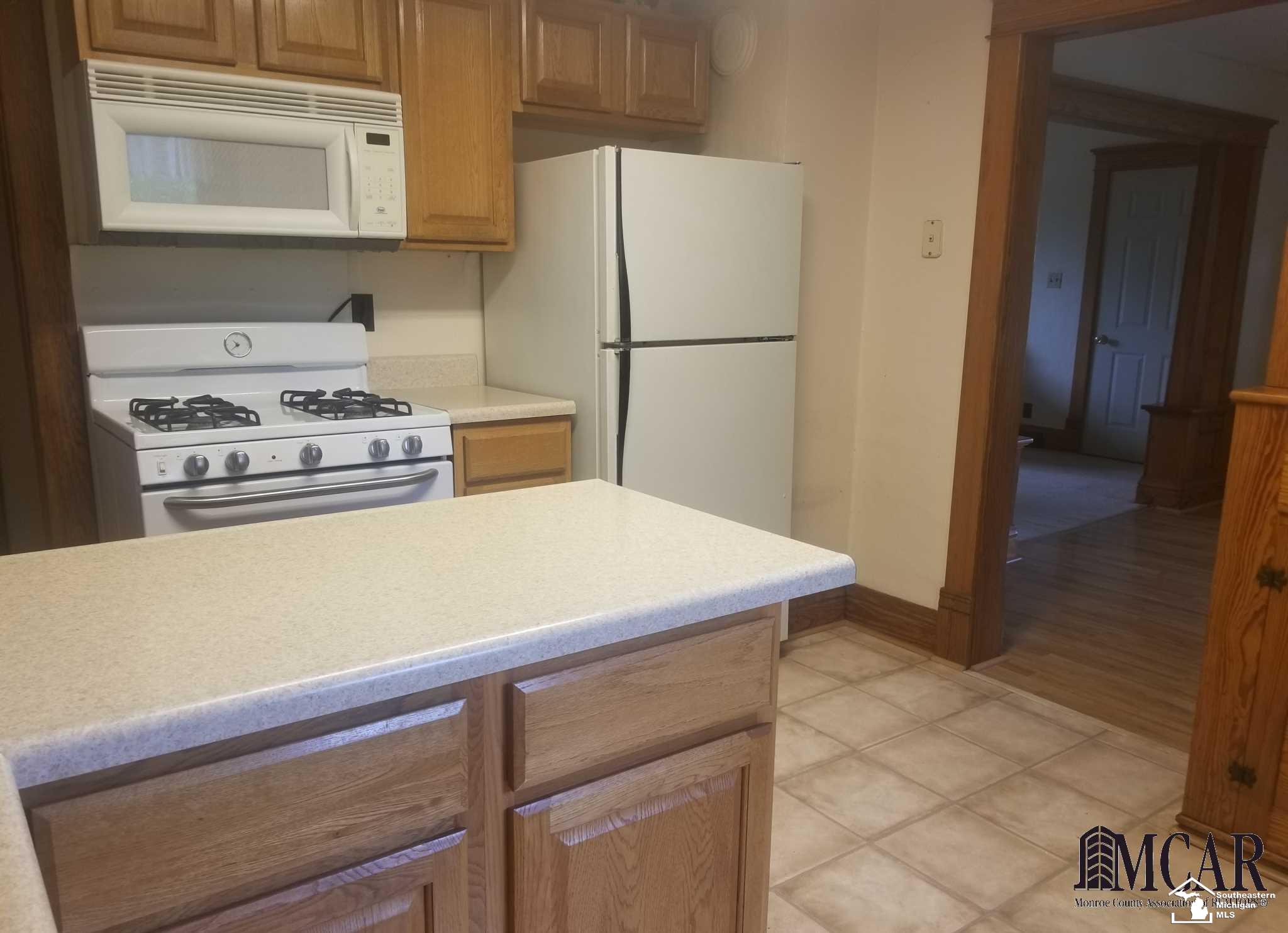 12458 Capernall Road Carleton, MI 48117 - Photo 12 of 21