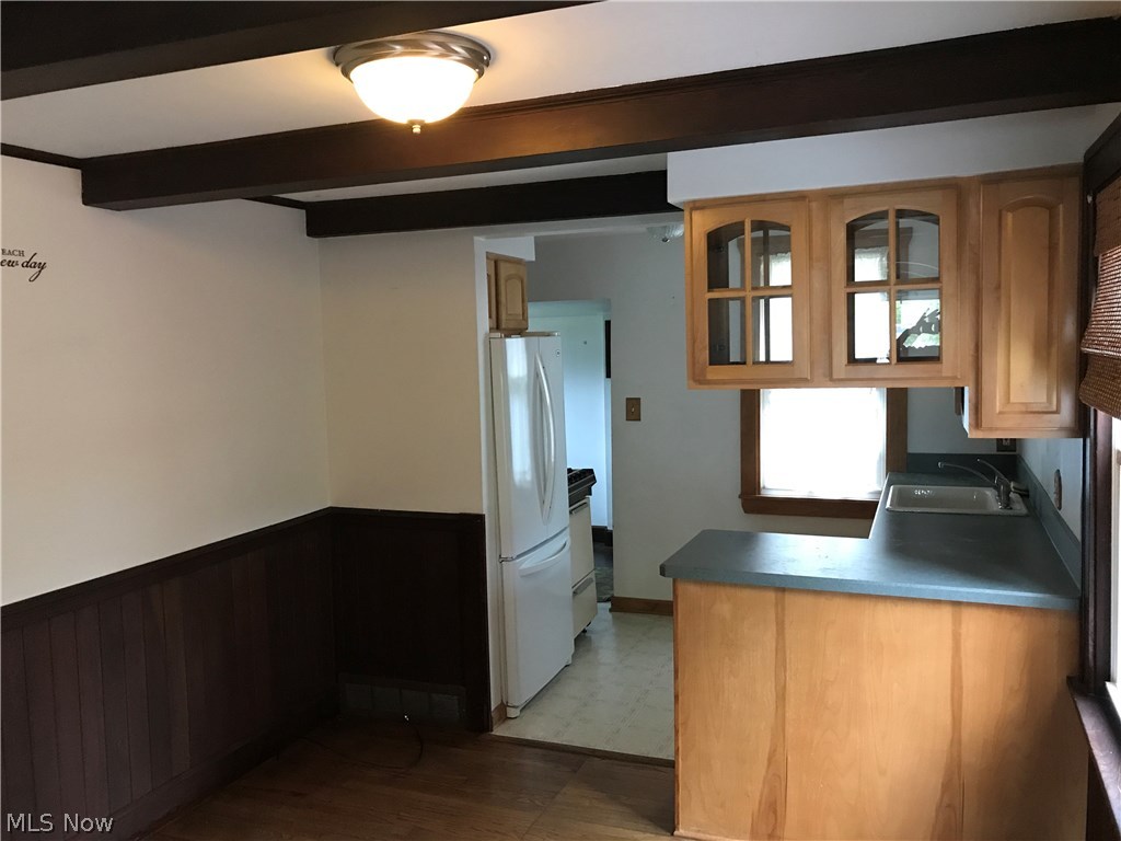 10221 Unity Avenue Cleveland, OH 44111 - Photo 5 of 12