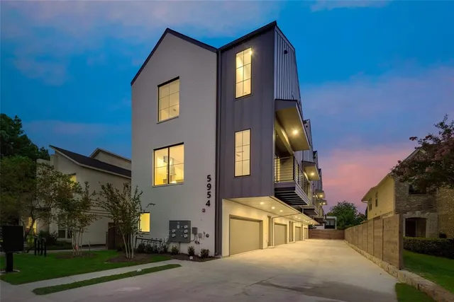 $3,250 | 5954 Lewis Street, Unit 103, Dallas, TX 75206