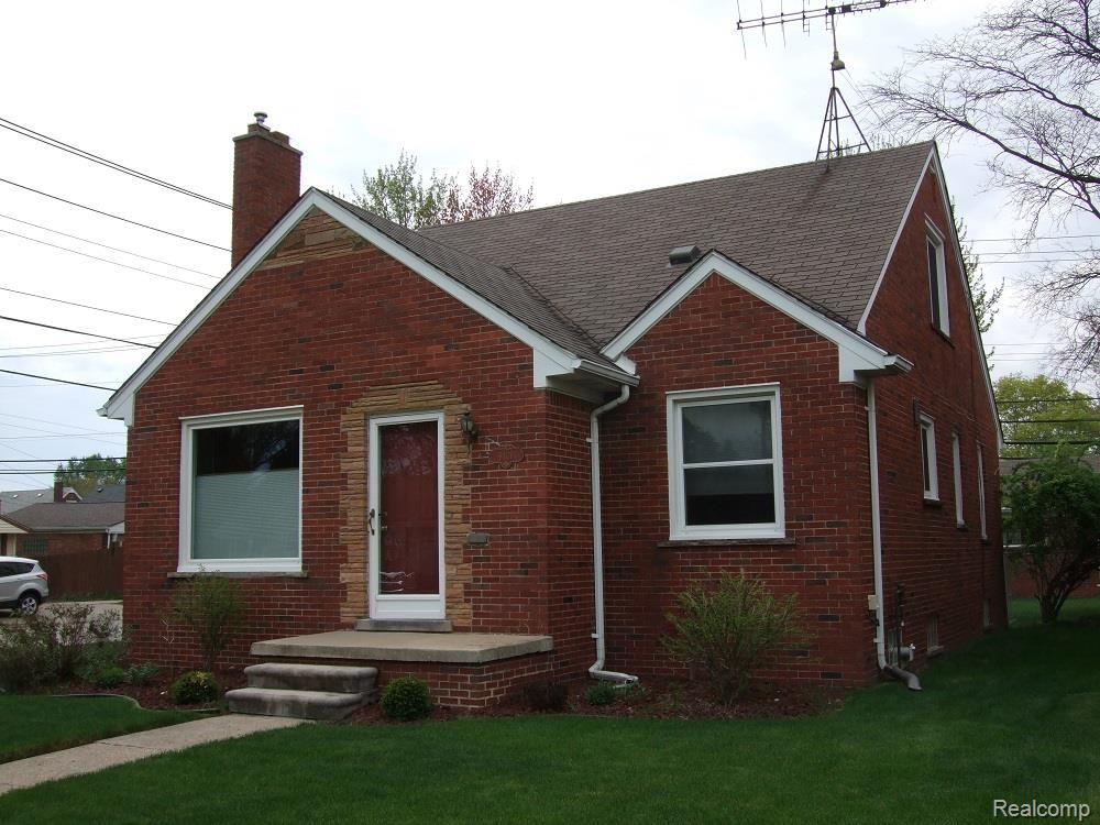 9406 Ruth Avenue Allen Park, MI 48101 - Photo 2 of 31 CHECK OUT THE CUSTOM STONE WORK AROUND THE FRONT DOOR.