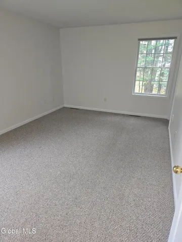 $2,100 | 2 Red Maple Lane, Unit A, Halfmoon, NY 12065