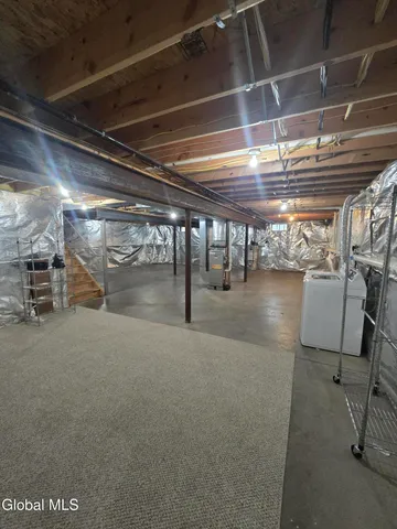 $2,100 | 2 Red Maple Lane, Unit A, Halfmoon, NY 12065