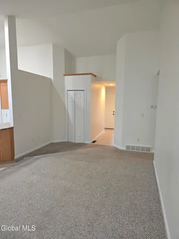 $2,100 | 2 Red Maple Lane, Unit A, Halfmoon, NY 12065