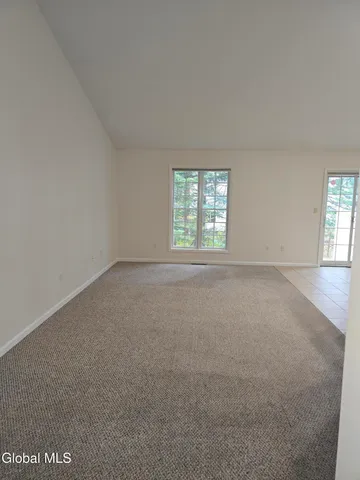 $2,100 | 2 Red Maple Lane, Unit A, Halfmoon, NY 12065