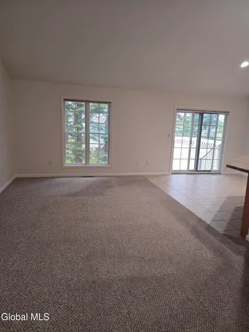 $2,100 | 2 Red Maple Lane, Unit A, Halfmoon, NY 12065