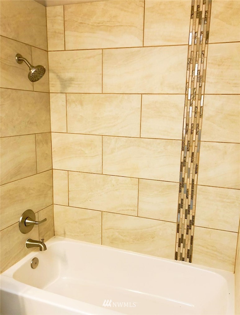 2114 Monterey Court Southeast Renton, WA 98055 - Photo 14 of 17 Gallery Image 14