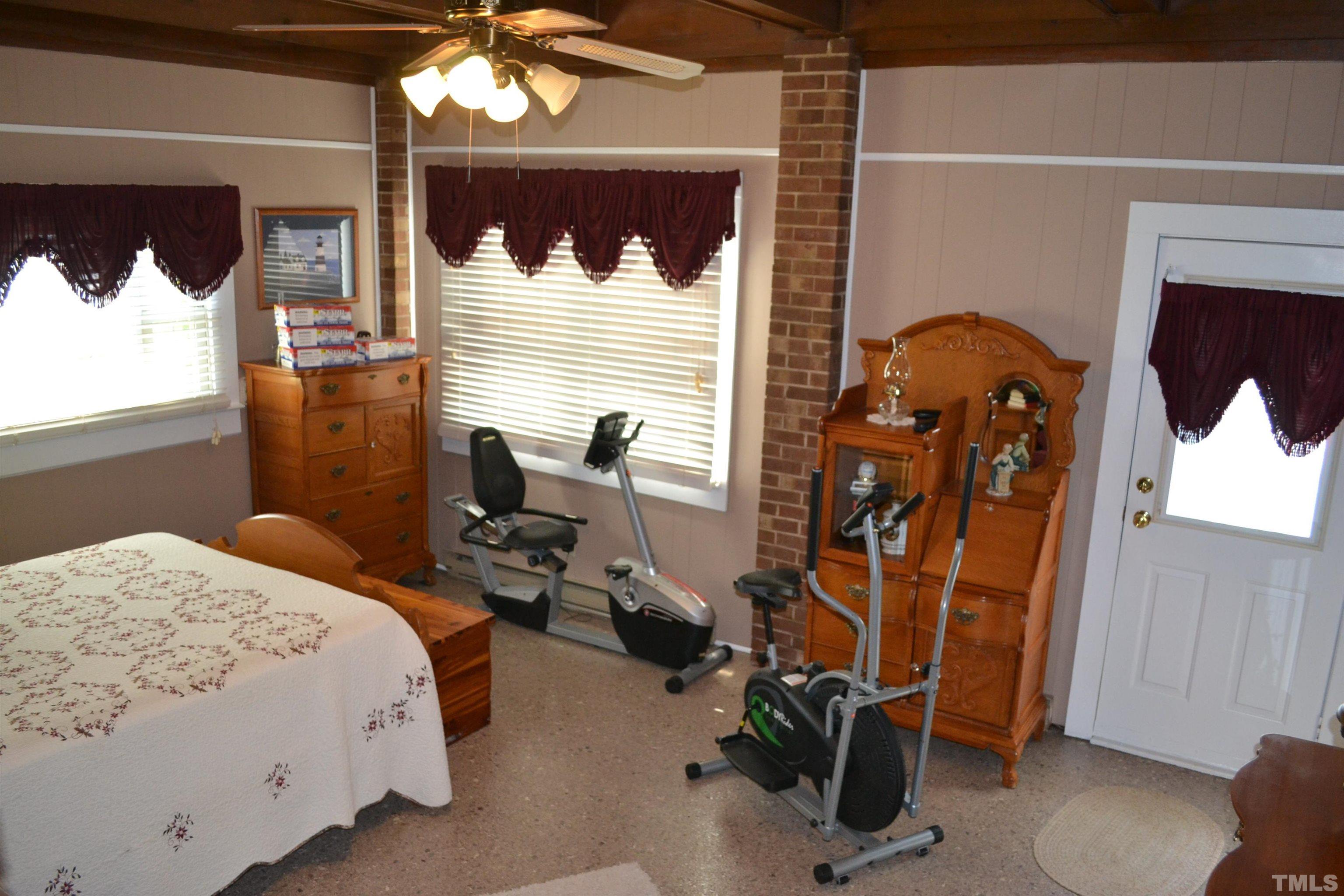 1026 Abbott Road Henderson, NC 27537 - Photo 6 of 30 Gallery Image 6