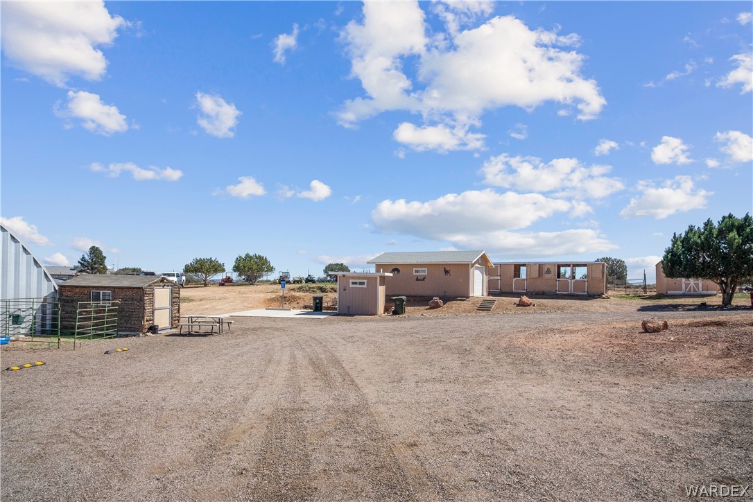 1108 South McCarrel Road Kingman, AZ 86401 - Photo 17 of 65 a view of a terrace