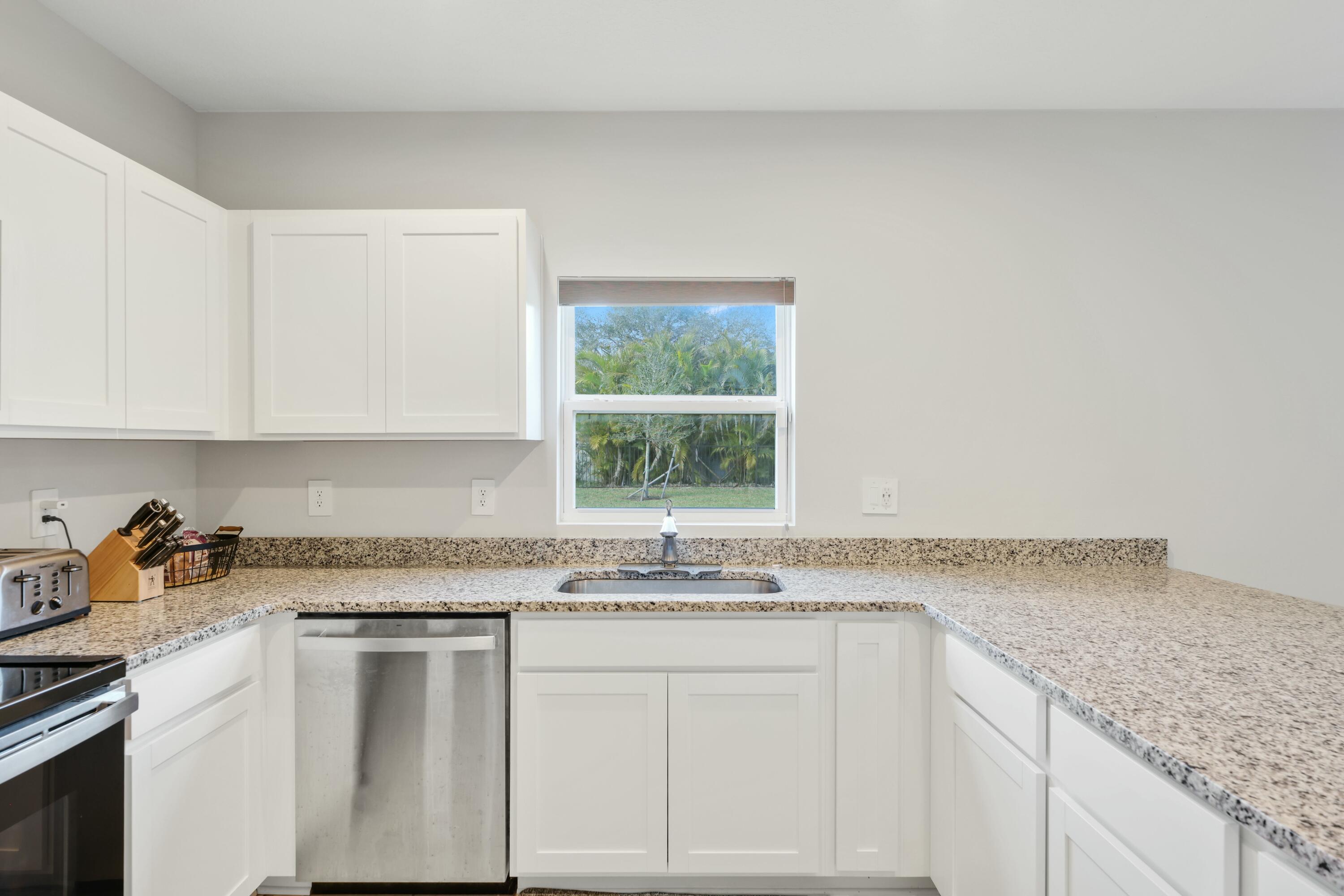 514 Raspberry Road Fort Pierce, FL 34981 - Photo 13 of 47 tempImageKm9yKN