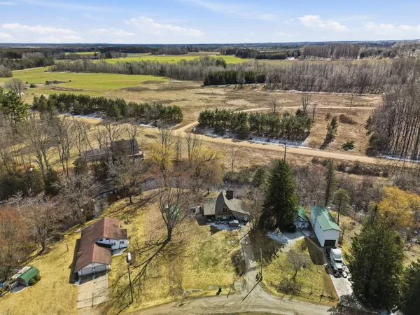 $239,900 | 21134 Ceasar Drive, Marion, MI 49665