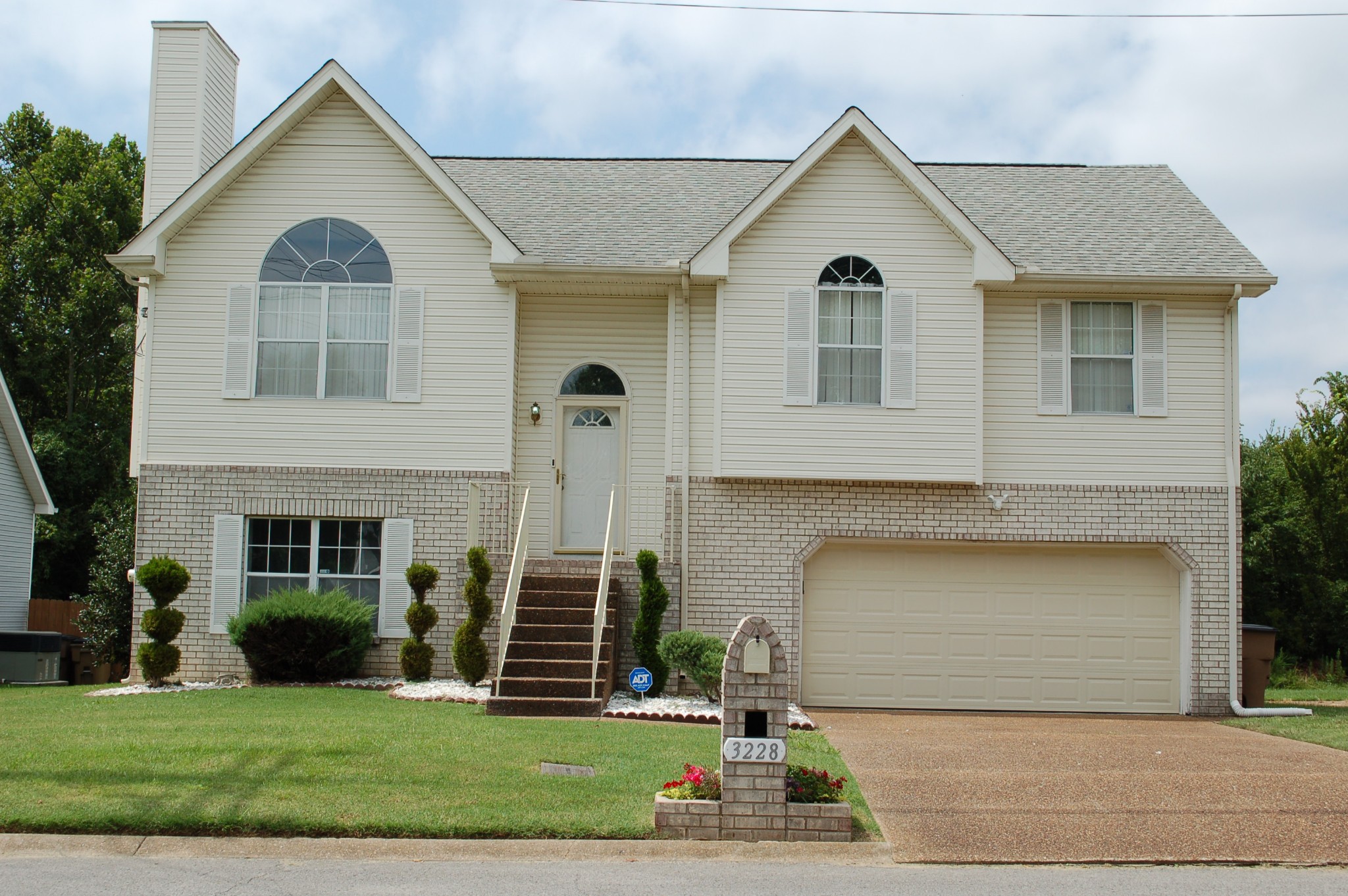 3228 Clapham Road Antioch, TN 37013 - Photo 1 of 18 Gallery Image 1