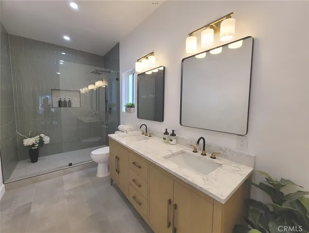 $1,199,999 | 5414 Hillcrest Drive, Los Angeles, CA 90043