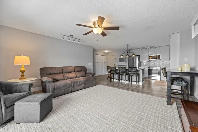 $294,900 | 1321 Lake Drive West, Unit 216, Chanhassen, MN 55317