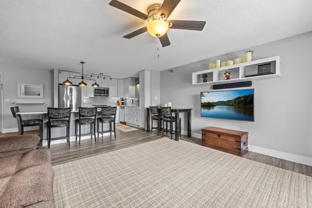 $294,900 | 1321 Lake Drive West, Unit 216, Chanhassen, MN 55317