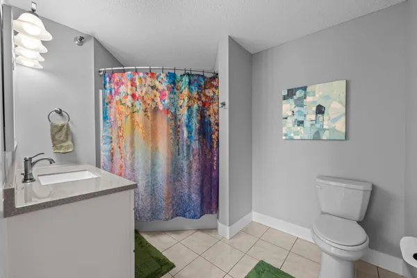 $289,900 | 1321 Lake Drive West, Unit 216, Chanhassen, MN 55317