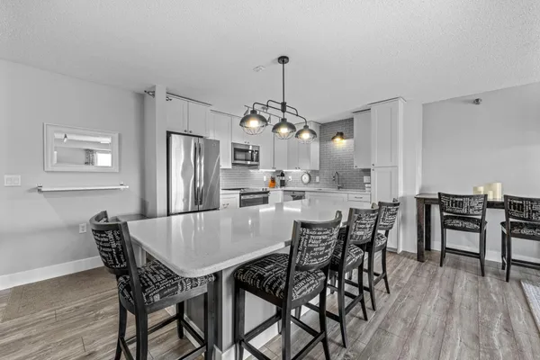 $289,900 | 1321 Lake Drive West, Unit 216, Chanhassen, MN 55317