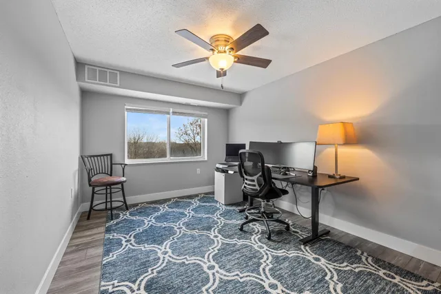 $294,900 | 1321 Lake Drive West, Unit 216, Chanhassen, MN 55317