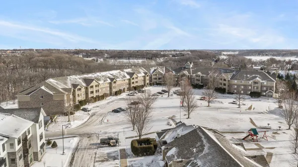 $289,900 | 1321 Lake Drive West, Unit 216, Chanhassen, MN 55317