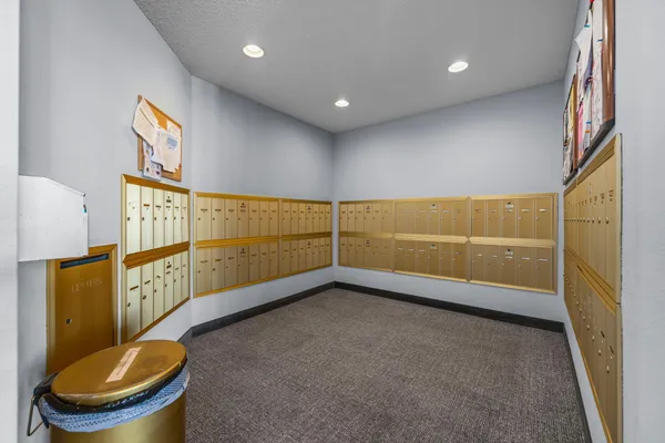 $289,900 | 1321 Lake Drive West, Unit 216, Chanhassen, MN 55317