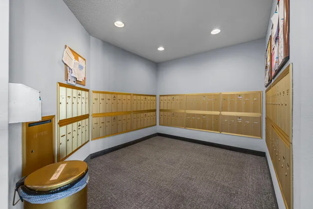 $294,900 | 1321 Lake Drive West, Unit 216, Chanhassen, MN 55317