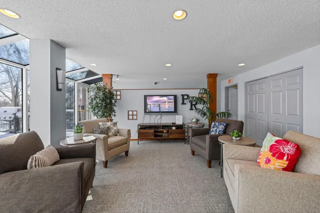 $294,900 | 1321 Lake Drive West, Unit 216, Chanhassen, MN 55317